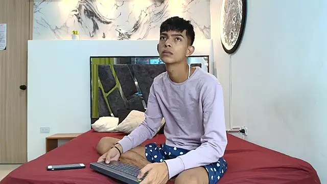 PRETTY SEX1 online show from September 24, 7:29 am