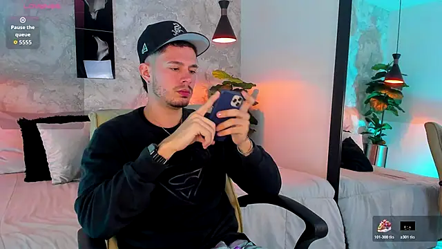 nils saint online show from December 1, 2:14 am