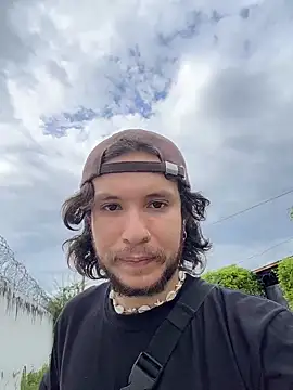 Luxx 14 online show from November 10, 8:25 pm