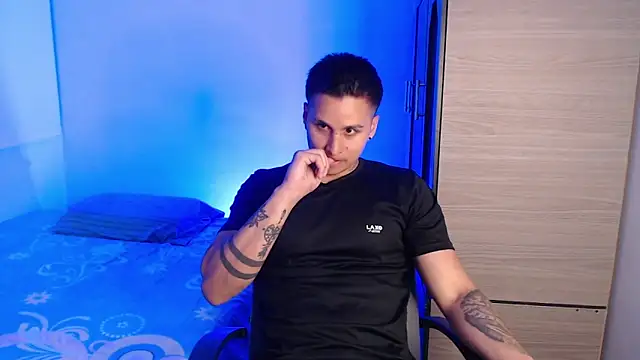 valentinosex1 online show from January 6, 11:31 pm