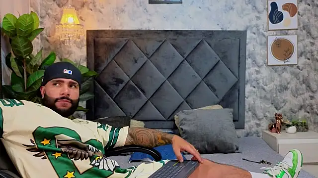 Apolo rousse1 online show from November 8, 10:13 pm