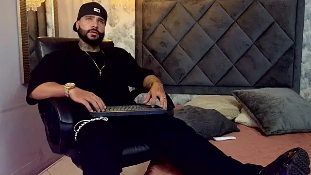 Apolo rousse1 online show from September 23, 11:37 pm