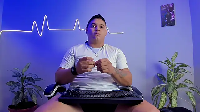 Maximus Steel online show from November 2, 3:38 pm