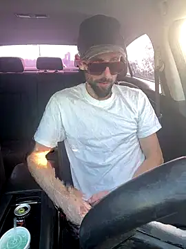 Snapshot of thejohnryancollection chatting on September 29, 10:27 pm thejohnryancollection online show from September 29, 10:27 pm