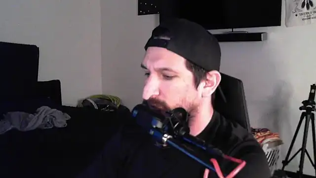 Snapshot of DevilPup75_ chatting on September 10, 12:09 am DevilPup75  online show from September 10, 12:09 am