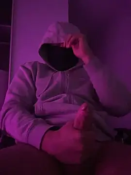 julien 34 online show from March 21, 5:50 pm