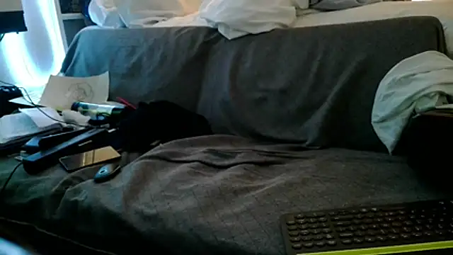 Luv2SuckBWC92 online show from December 4, 6:15 pm