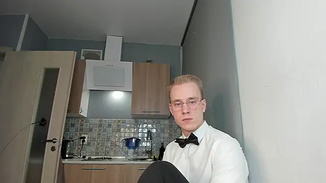 Kevin Young Cat online show from December 19, 7:11 pm