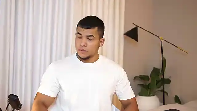 Thiago Valente online show from October 14, 12:56 pm