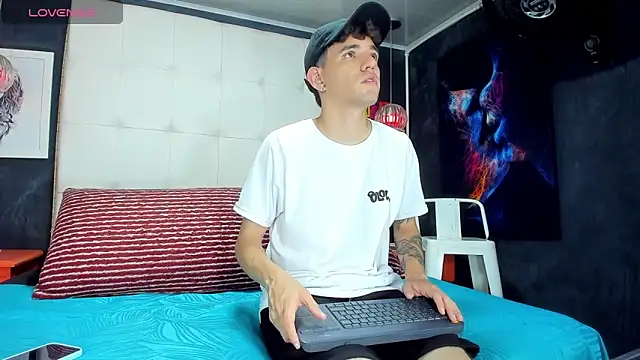 Matteo12  online show from September 12, 4:12 am