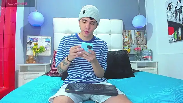 Matteo12  online show from October 31, 3:19 am