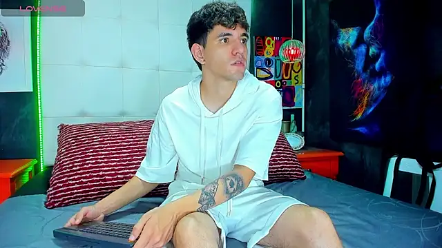 Matteo12  online show from September 25, 4:22 am