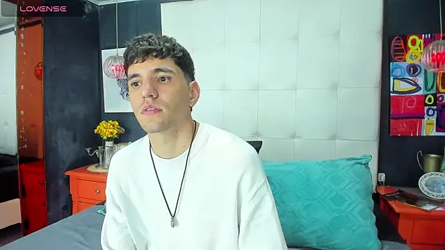 Matteo12  online show from October 4, 4:17 am