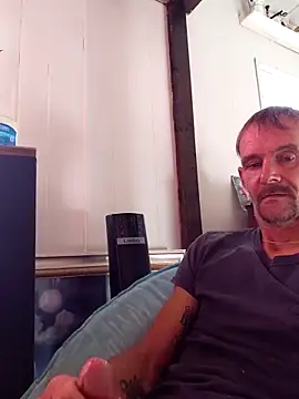 Hungwell1515 online show from April 16, 1:22 pm