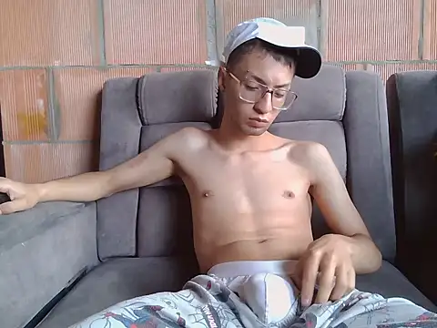 Thiagox274 online show from April 21, 4:02 pm