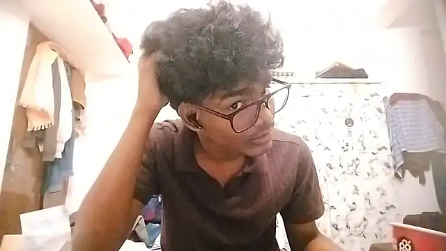 Snapshot of Rahulisagoodguy chatting on September 21, 1:00 pm Rahulisagoodguy online show from September 21, 1:00 pm