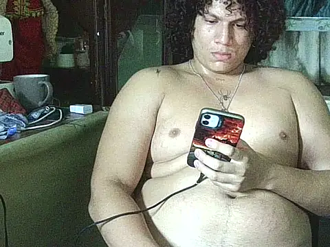 REYLUNAXXX online show from January 19, 7:10 am