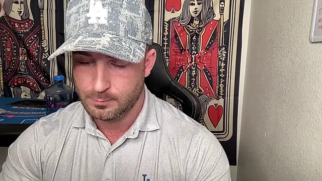 brettmycles28 online show from February 3, 12:52 am