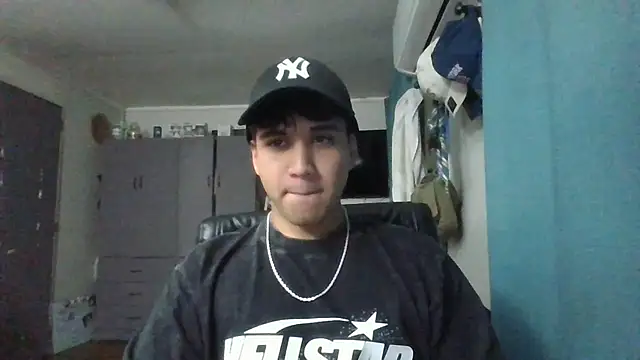 angxhot online show from May 18, 11:09 pm