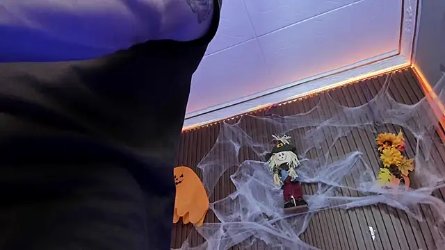 Leo santoro online show from October 14, 2:13 pm