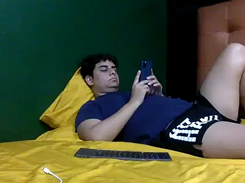 Snapshot of Thiagoforyou chatting on October 4, 7:13 am Thiagoforyou online show from October 4, 7:13 am