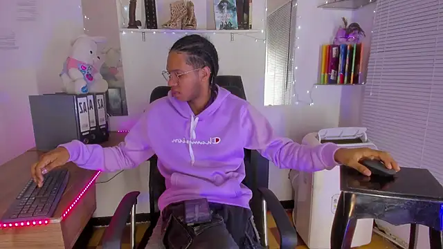 DEAMOL online show from February 6, 1:19 pm