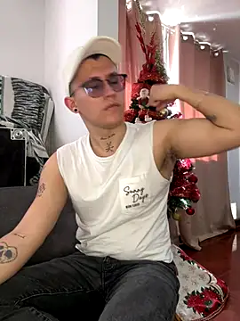 Kurtxxx22 online show from December 1, 8:23 pm