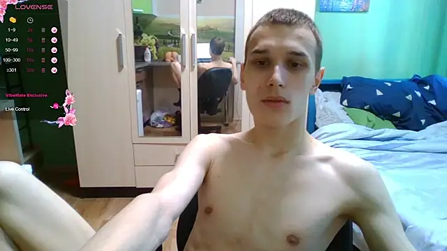 your   honeyy online show from April 11, 7:04 am