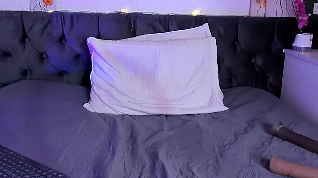 Tommy Lovee online show from November 5, 4:47 am