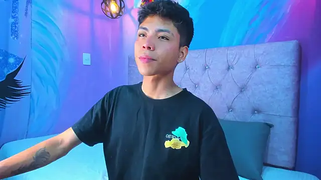 MaxiWildd online show from June 2, 1:01 pm