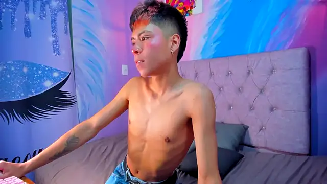 MaxiWildd online show from November 12, 1:17 pm