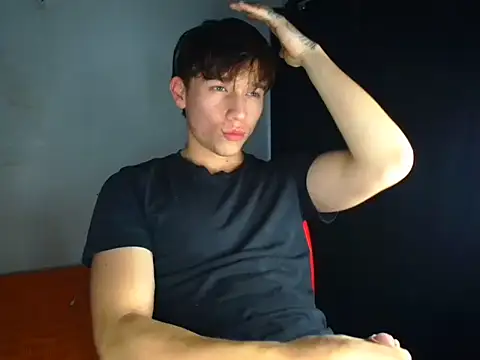 Snapshot of Logan_sixxer chatting on October 17, 9:30 pm Logan sixxer online show from October 17, 9:30 pm