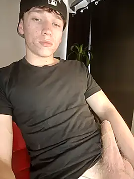 Snapshot of Logan_sixxer chatting on September 25, 7:46 pm Logan sixxer online show from September 25, 7:46 pm