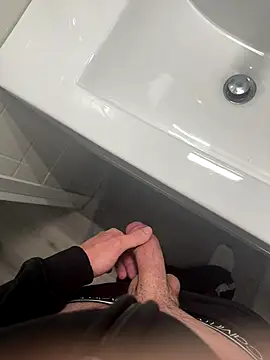 Snapshot of mk18_6 chatting on October 11, 1:59 pm mk18 6 online show from October 11, 1:59 pm