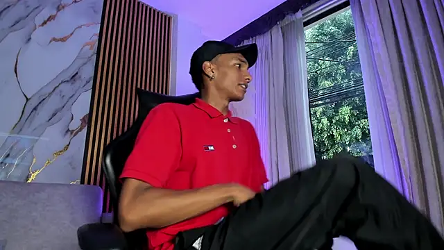 JulienSaint online show from December 4, 12:12 pm