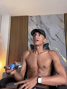 JulienSaint online show from September 11, 12:15 pm