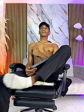 JulienSaint online show from September 29, 1:30 pm