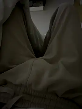 Frankieyyy1 online show from November 16, 6:32 pm