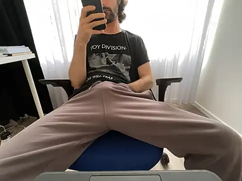 Frankieyyy1 online show from July 7, 5:49 pm