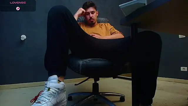 EnzoRace online show from October 14, 7:26 am