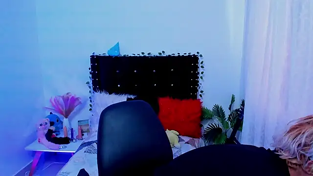 Cooperrosscute233 online show from November 12, 8:14 pm