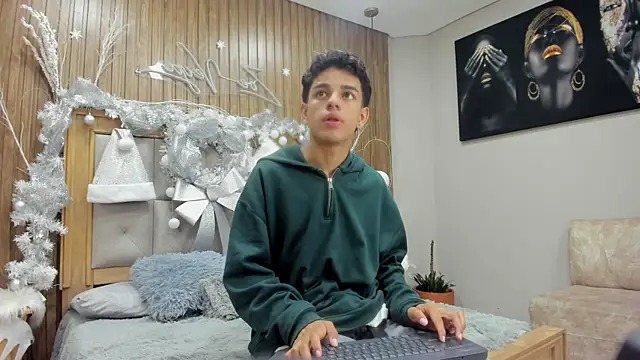 owen  johnson online show from December 22, 12:35 pm