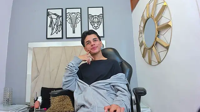 owen  johnson online show from October 4, 12:43 pm