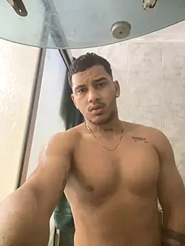 evan hardy online show from November 12, 1:33 am