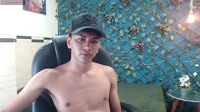 markbowie online show from December 17, 1:40 pm