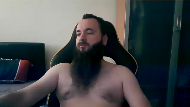 LondonMan1988 online show from February 21, 10:49 am