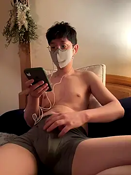 tom19899q online show from November 13, 4:33 pm