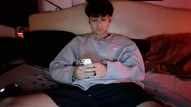 Cubbymk47 online show from December 3, 3:12 am