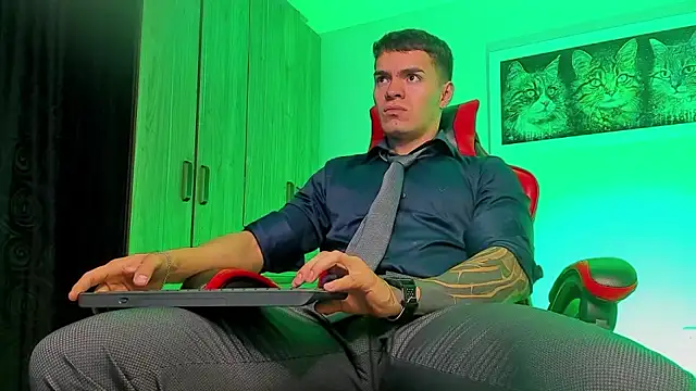 ALPHA DOMINUS  online show from September 14, 4:03 am