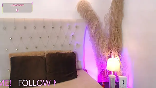 Dulcey  online show from January 18, 5:42 am